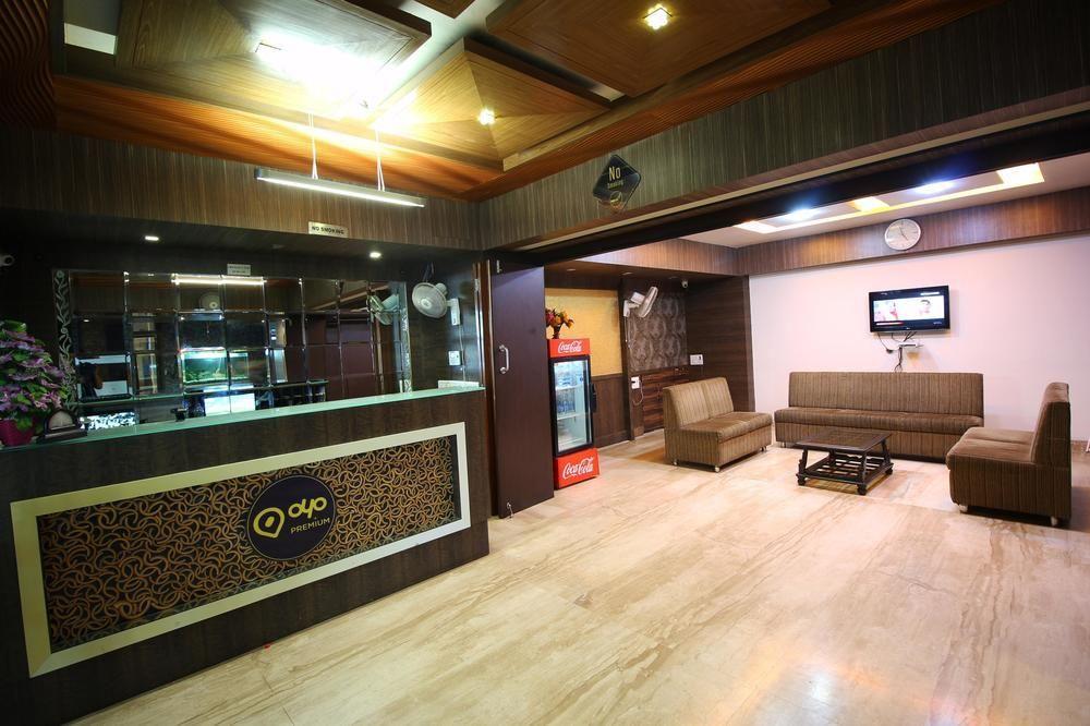 Готель Oyo Premium Law Garden C G Road Ахмедабад Екстер'єр фото