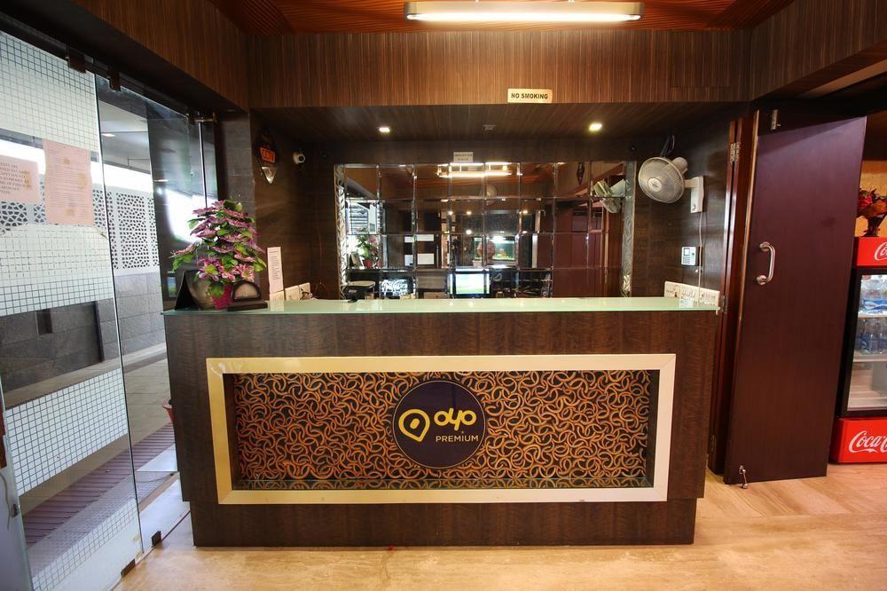 Готель Oyo Premium Law Garden C G Road Ахмедабад Екстер'єр фото